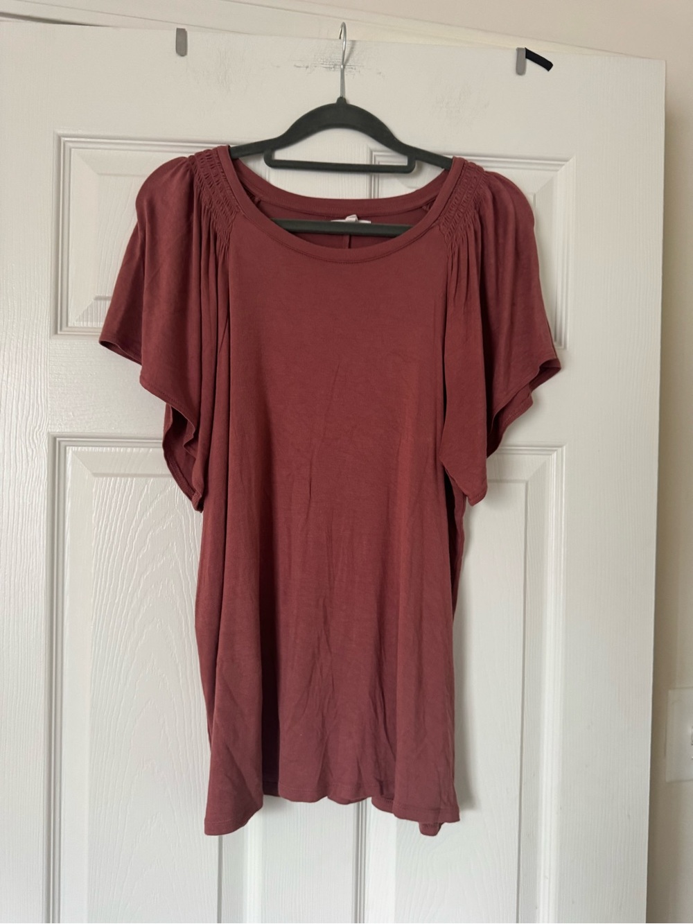 Maurice’s Women’s Scoop Neck Flutter Sleeve Top - Dusty Rose Sz M